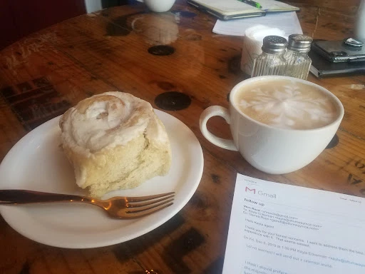 Top Hat Coffee and Entertainment photo 10